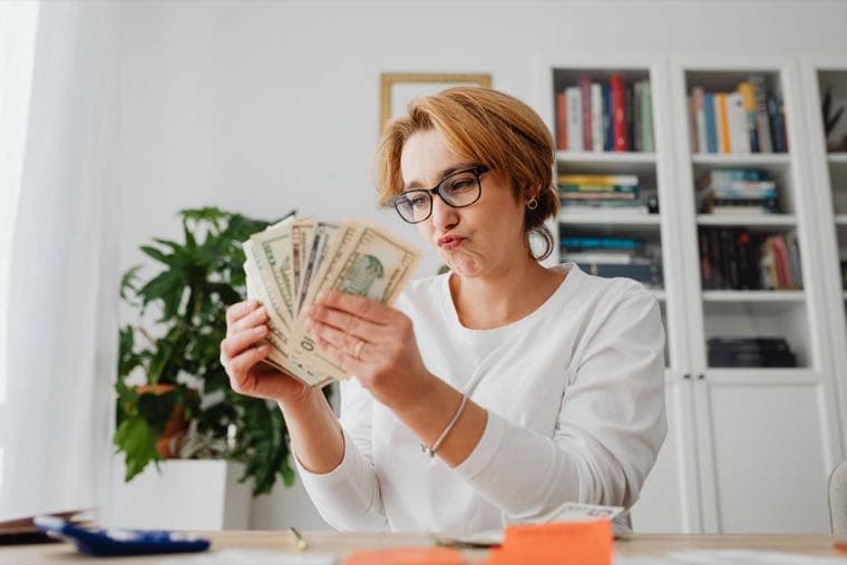 A Real Girl's Guide to Money by Effie Zahos: An Honest Review