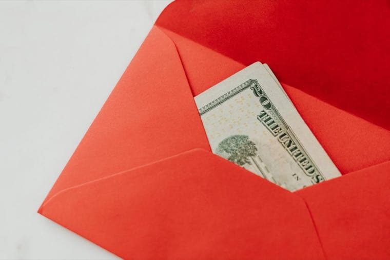 Financial Red Flags in a Relationship (And What They Actually Mean)