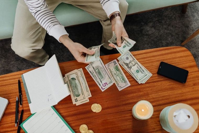 How to Save Money Fast on a Low Income in Australia